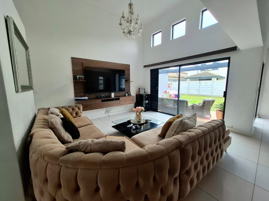 To Let 4 Bedroom Property for Rent in Parklands North Western Cape